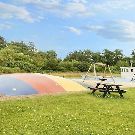 2 Person Holiday Home On A Holiday Park In Bl Vand Blåvand المظهر الخارجي الصورة